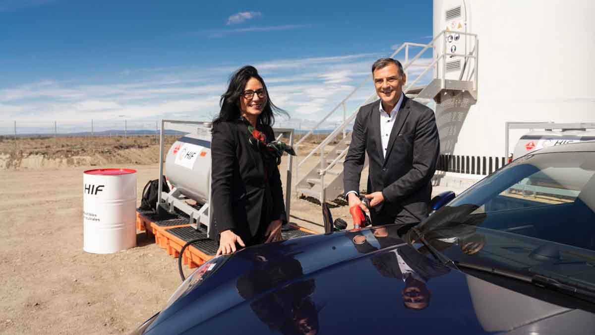 Porsche puso inauguró en Chila una planta piloto que produce biocombustibles sintéticos Porsche puso inauguró en Chila una planta piloto que produce biocombustibles sintéticos