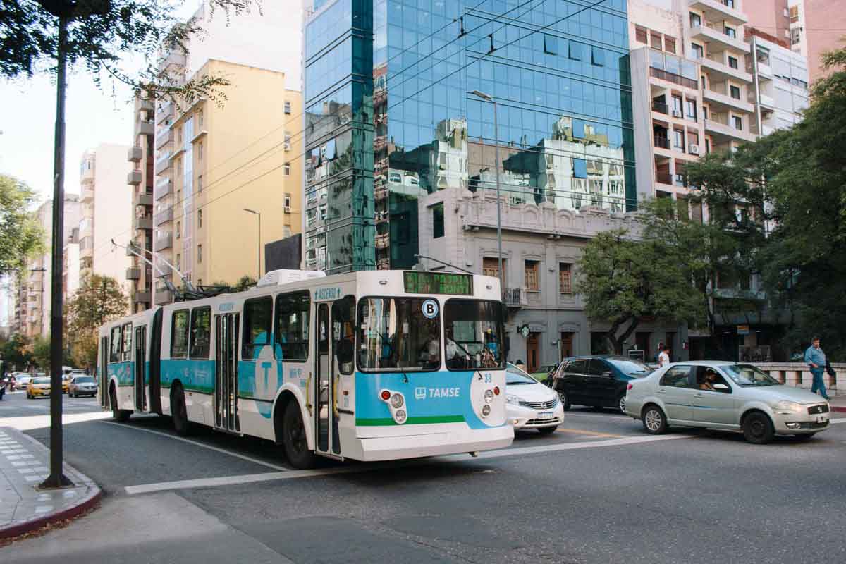 Los trolebuses de la ciudad de Córdoba ya funcionan con electricidad renovable producida a partir de la depuración de aguas cloacales Los trolebuses de la ciudad de Córdoba ya funcionan con electricidad renovable producida a partir de la depuración de aguas cloacales