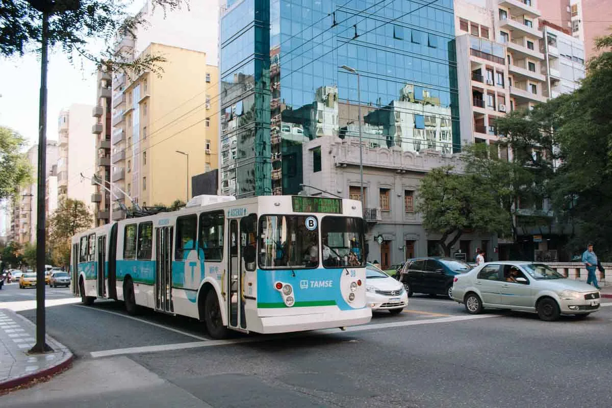 Los trolebuses de la ciudad de Córdoba ya funcionan con electricidad renovable producida a partir de la depuración de aguas cloacales Los trolebuses de la ciudad de Córdoba ya funcionan con electricidad renovable producida a partir de la depuración de aguas cloacales