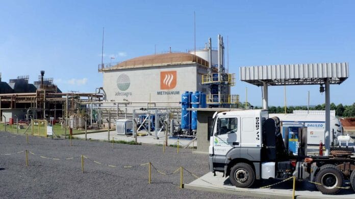 Adecoagro invierte más de U$S 40 millones en movilidad sostenible y economía circular Adecoagro invierte más de U$S 40 millones en movilidad sostenible y economía circular