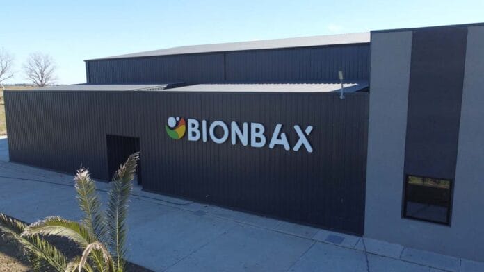 Bionbax construye la primera planta para producir bioplásticos a partir de soja en Argentina