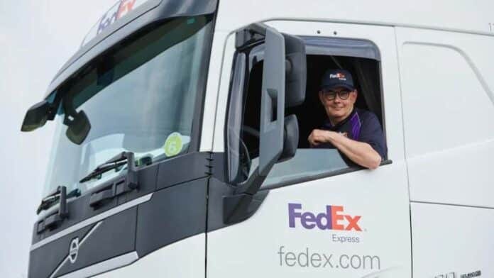 FedEx acelera su transición hacia biocombustibles en Europa Se acerca el fin del diésel fósil en el transporte de carga FedEx acelera su transición hacia biocombustibles en Europa: ¿Se acerca el fin del diésel fósil en el transporte de carga?