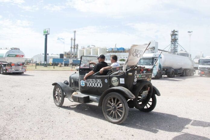 Un Ford T recorre Argentina con bioetanol: la travesía que une historia y el futuro sostenible del transporte
