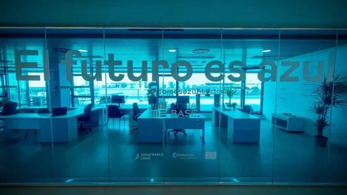 La marea azul que impulsa a Cádiz cómo la bioeconomía transforma su tejido empresarial_edited Empresas de la Zona Franca liderando la bioeconomía azul en Cadiz