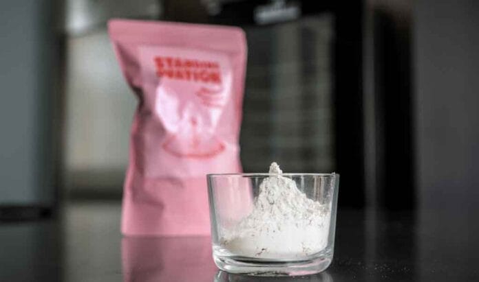 una alianza francesa transforma un residuo lácteo en proteínas de alto valor Bel Group y la startup Standing Ovation utilizan fermentación de precisión para producir proteínas funcionales sustenbles.