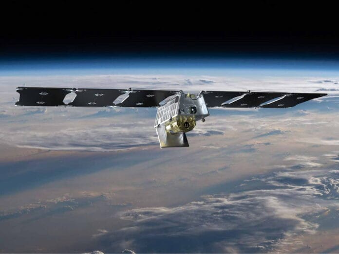 Satélite de observación de la Tierra sobre campos agrícolas y sistemas climáticos.