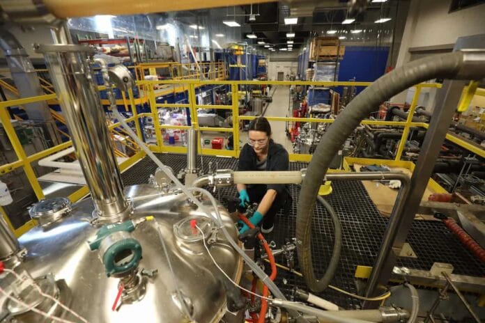 producción bioindustrial de ácido acrílico biobasado