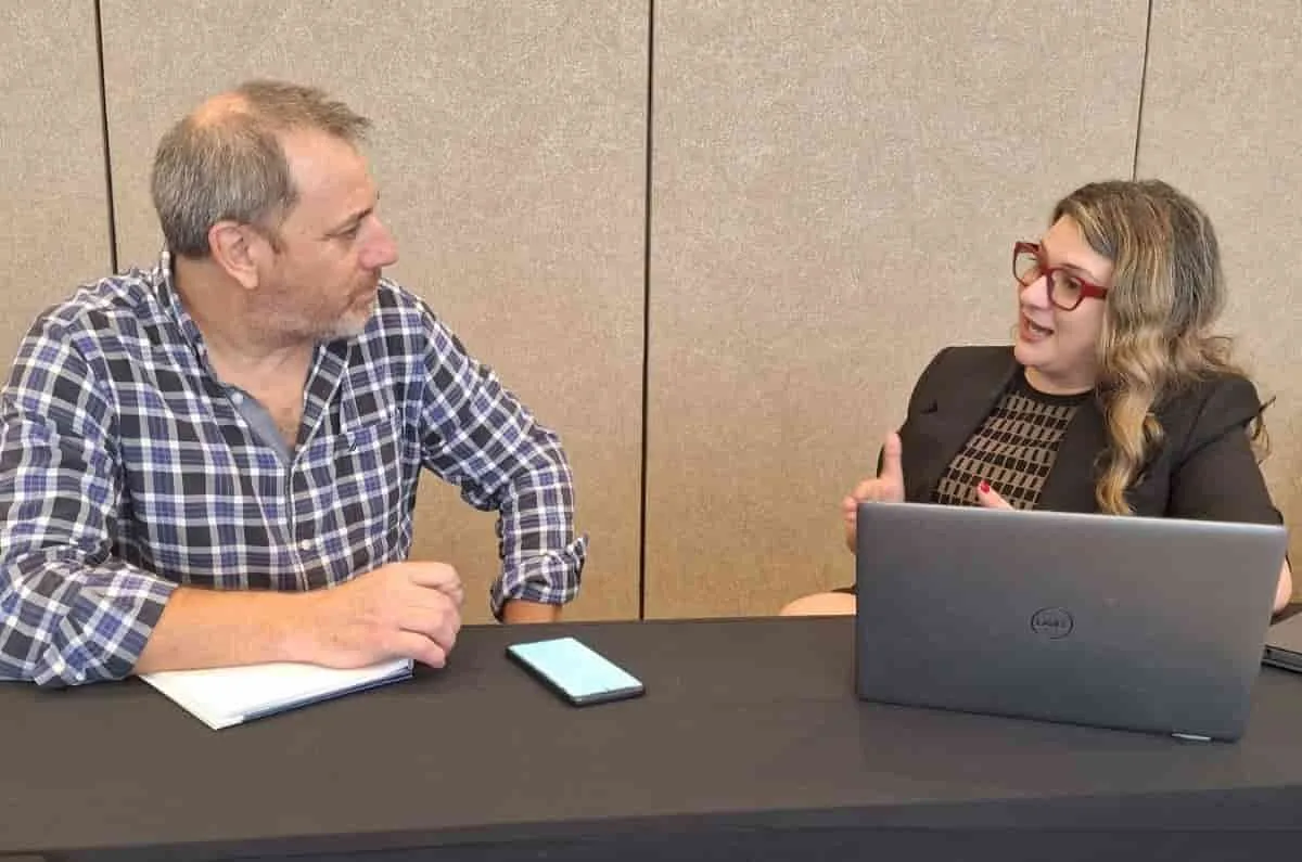 Emiliano Huergo, director de BioEconomia.info entrevista a Rachel Palumbo (Nufarm) durante su visita a Argentina.