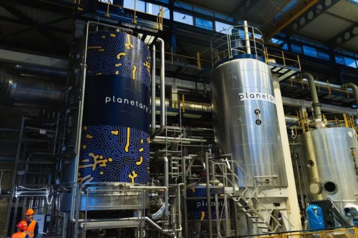 Instalaciones industriales de fermentación de precisión de Planetary en Aarberg Suiza.