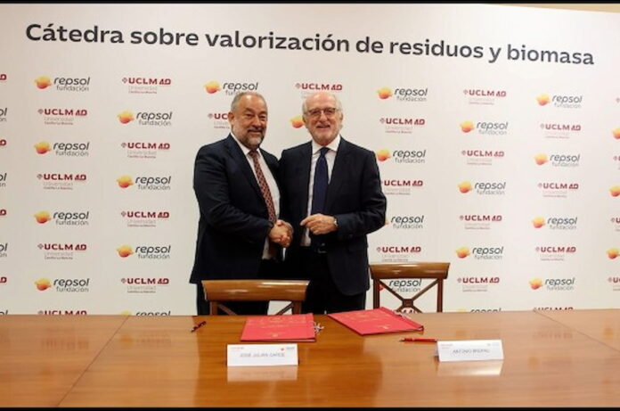 Antonio Brufau, presidente de Repsol, eligió una ciudad manchega con historia en el carbón para decir que el futuro de su industria pasa por los residuos y la biomasa.