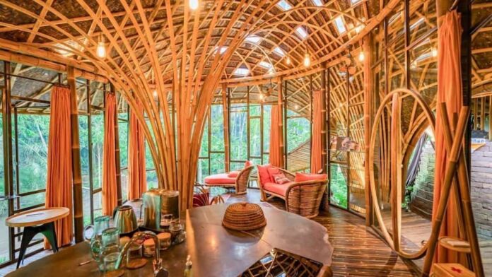 arquitectura regenerativa en bambú Bambu Indah casas en los árboles Valle de Sayan Ubud Bali