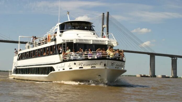 Barco Ciudad de Rosario esta siendo reparado y volverá a operar con biodiésel.