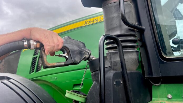 Investigadores prueban una mezcla de etanol, biodiésel y gasoil en un motor diésel