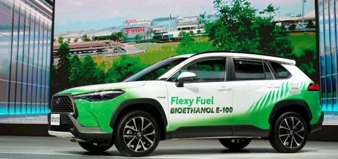 cómo la política de biocombustibles de Brasil arrastró a Toyota a construir un centro de I+D para híbridos flex Corolla Híbrido Flex de Toyota, símbolo de los biocombustibles en Brasil