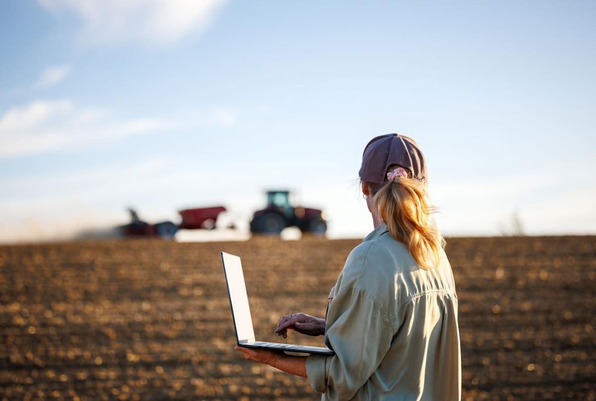 El USDA moderniza sus datos agrícolas con IA, satélites y menos burocracia para los productores